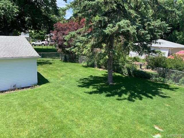 9187 Sheldon, Plymouth, MI 48170