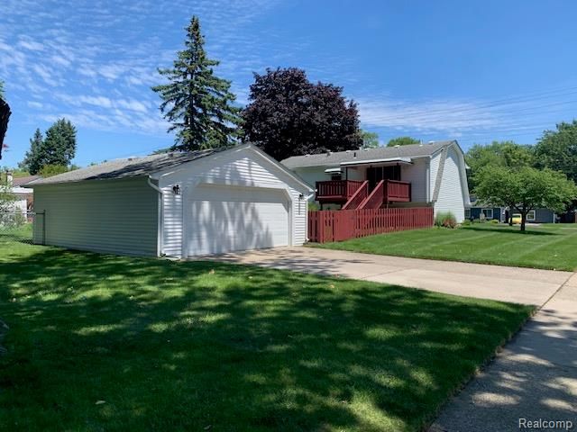 9187 Sheldon, Plymouth, MI 48170