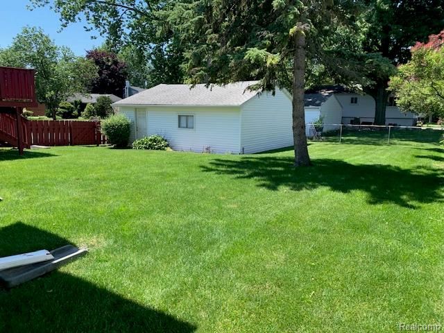 9187 Sheldon, Plymouth, MI 48170