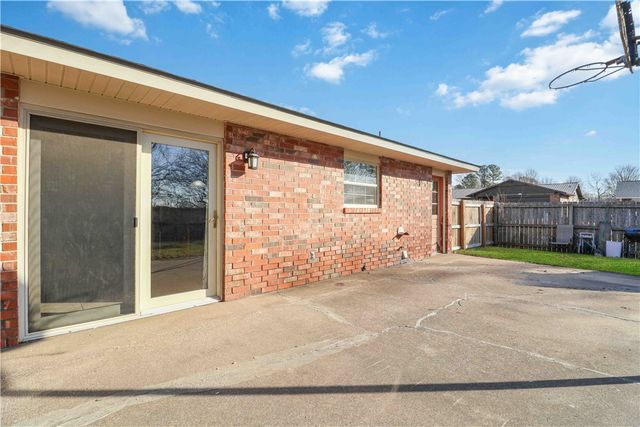 4003 Chapman Avenue, Springdale, AR 72762