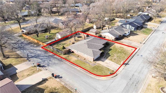 4003 Chapman Avenue, Springdale, AR 72762