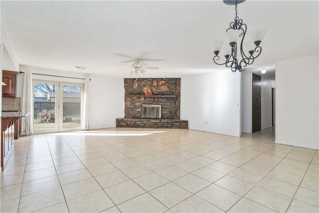 4003 Chapman Avenue, Springdale, AR 72762