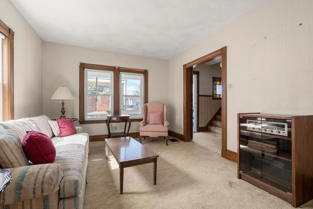 198 Taylor St, Quincy, MA 02170