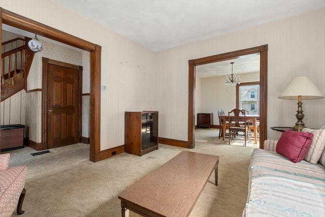 198 Taylor St, Quincy, MA 02170