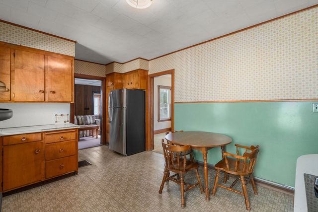 198 Taylor St, Quincy, MA 02170