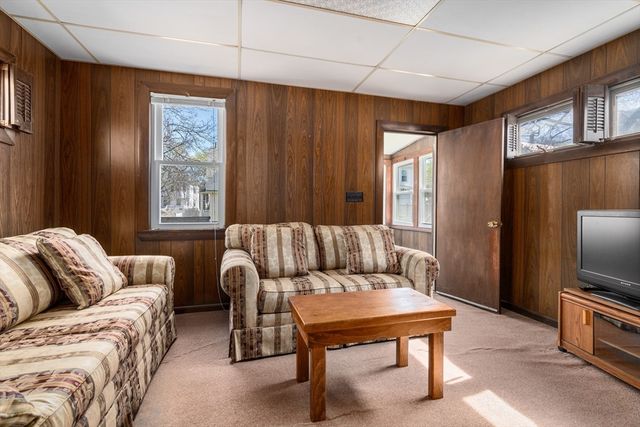 198 Taylor St, Quincy, MA 02170