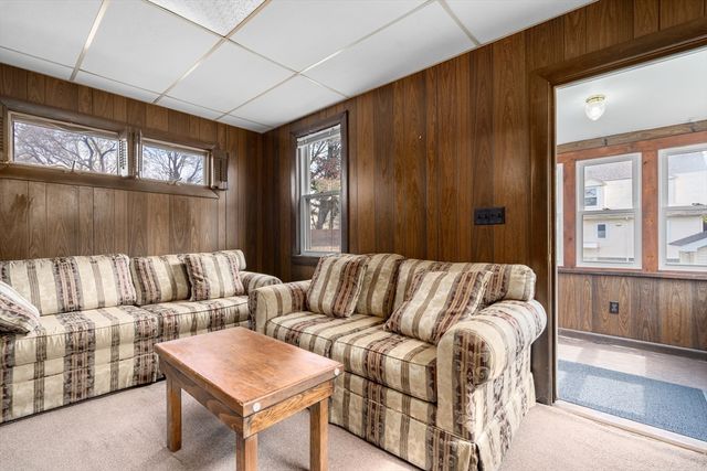 198 Taylor St, Quincy, MA 02170