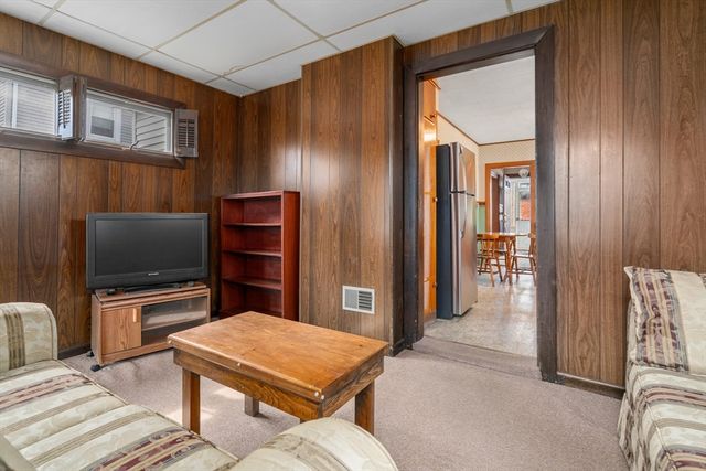 198 Taylor St, Quincy, MA 02170