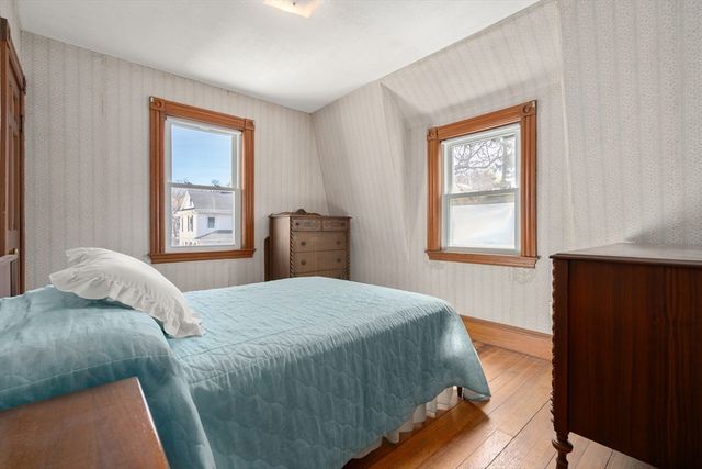 198 Taylor St, Quincy, MA 02170