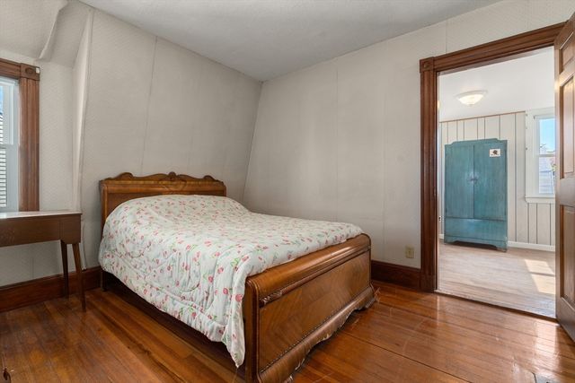 198 Taylor St, Quincy, MA 02170