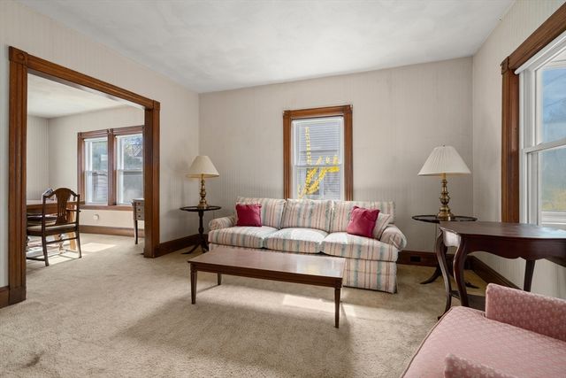 198 Taylor St, Quincy, MA 02170