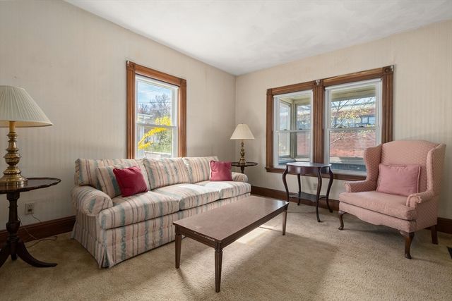 198 Taylor St, Quincy, MA 02170