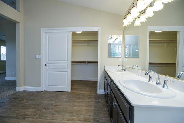 446 Meyenberg Ave, Ripon, CA 95366