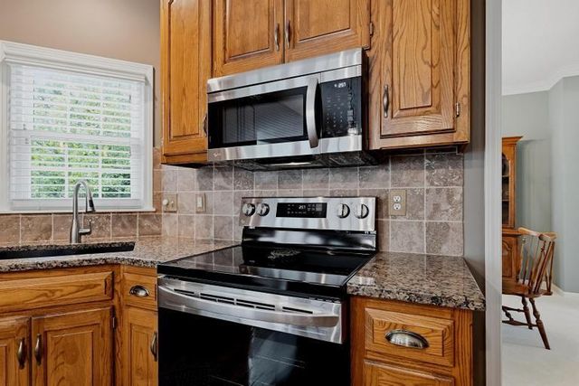 8300 W 143rd Terrace, Overland Park, KS 66223