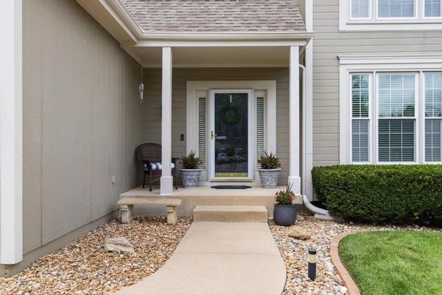 8300 W 143rd Terrace, Overland Park, KS 66223