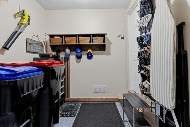 8300 W 143rd Terrace, Overland Park, KS 66223