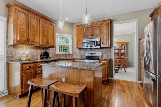 8300 W 143rd Terrace, Overland Park, KS 66223