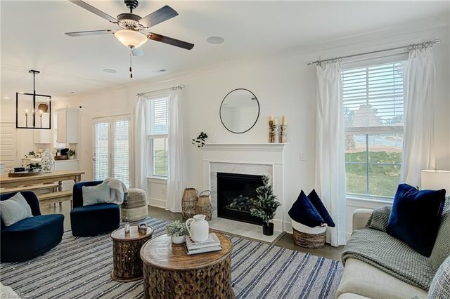 2130 Beechwood View Drive, Winston-salem, NC 27106