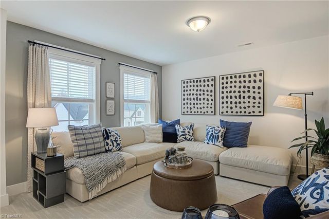 2130 Beechwood View Drive, Winston-salem, NC 27106