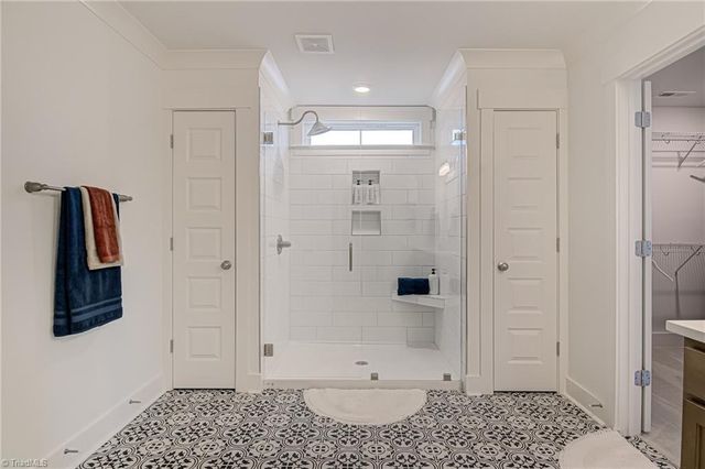 2130 Beechwood View Drive, Winston-salem, NC 27106