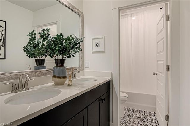 2130 Beechwood View Drive, Winston-salem, NC 27106