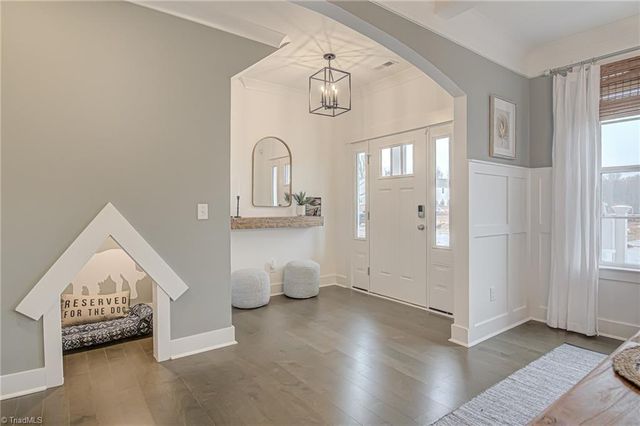 2130 Beechwood View Drive, Winston-salem, NC 27106