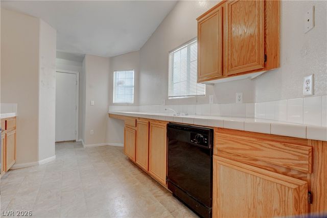 5438 Silent Path Way, North Las Vegas, NV 89031