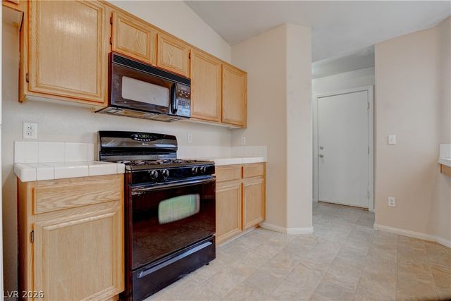 5438 Silent Path Way, North Las Vegas, NV 89031