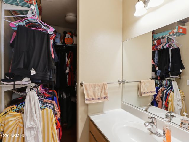 3315 W SUNLAND Avenue, Phoenix, AZ 85041