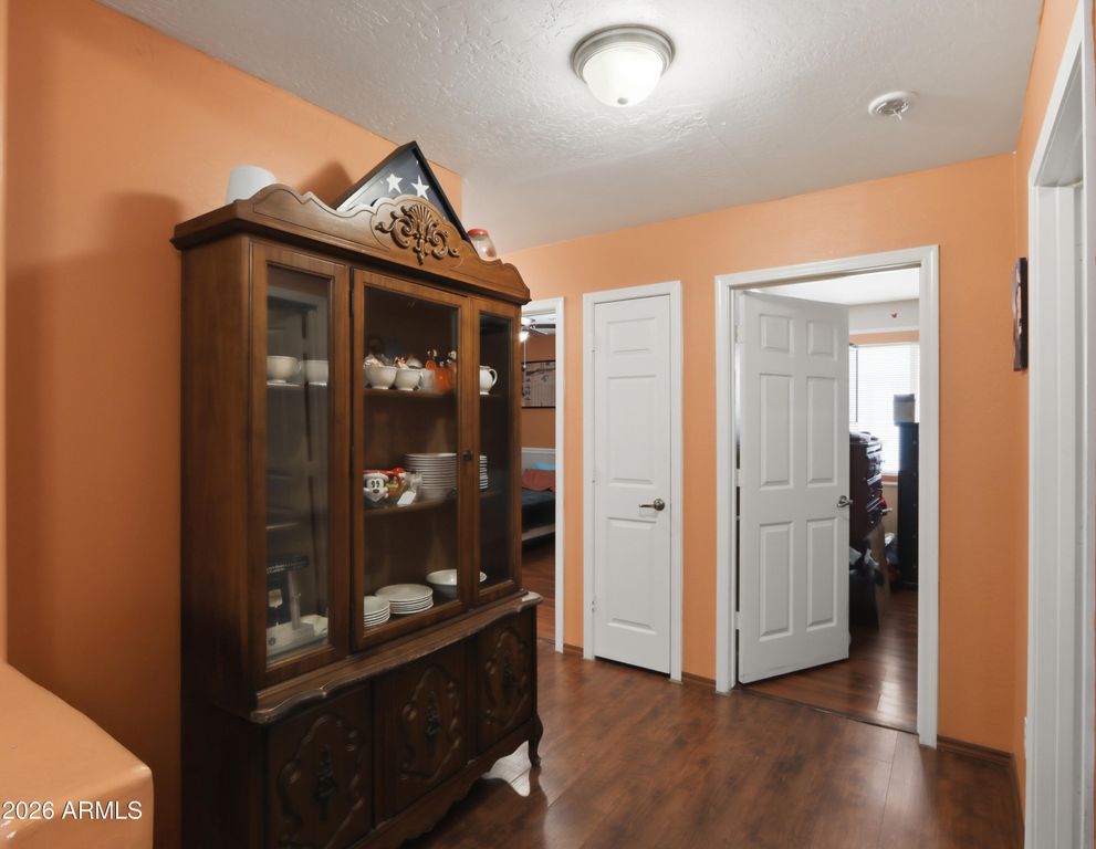 Image 11 of property listing at 3315 W SUNLAND Avenue, Phoenix, AZ 85041