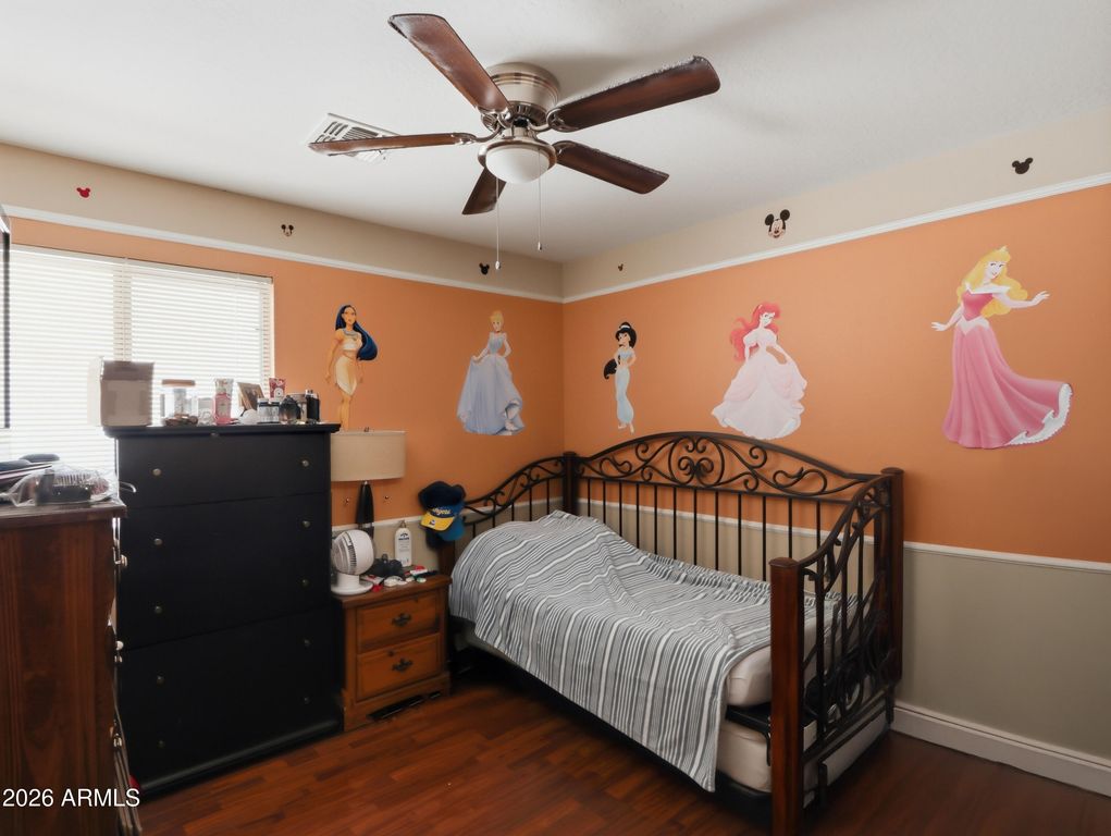 Image 17 of property listing at 3315 W SUNLAND Avenue, Phoenix, AZ 85041