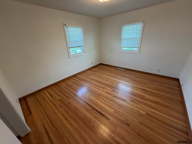 7401 Schuyler Drive, Omaha, NE 68114