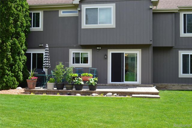 5708 Berwick Court, Independence Charter Township, MI 48346