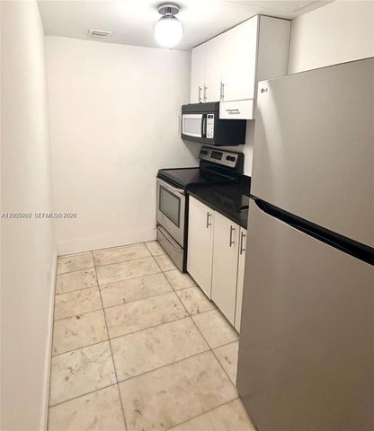 801 8th St 104, Miami Beach, FL 33139