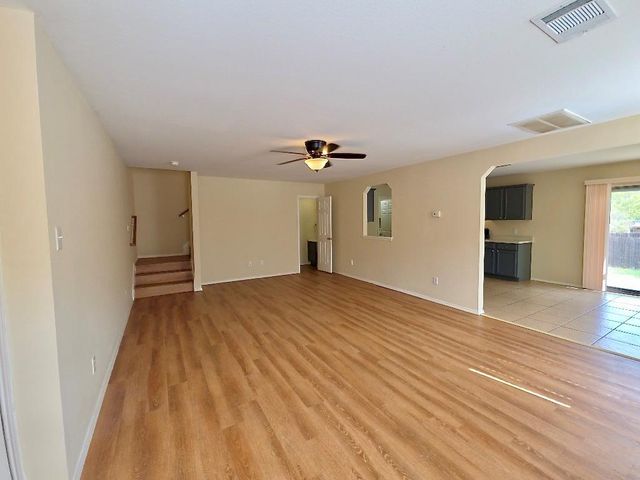 204 Ruby Lake DR, Kyle, TX 78640
