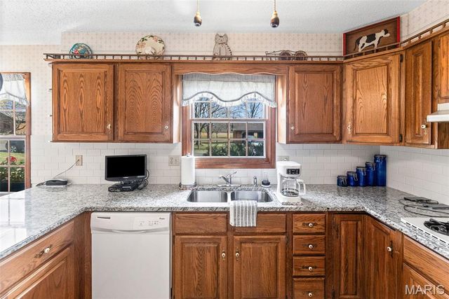 231 Westglen Drive, Glen Carbon, IL 62034