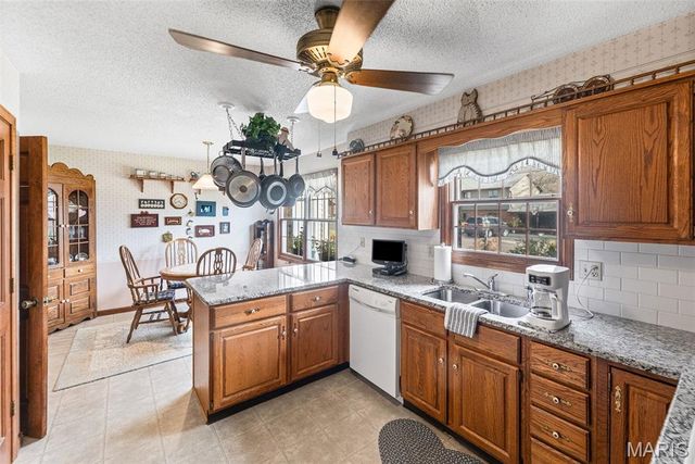 231 Westglen Drive, Glen Carbon, IL 62034