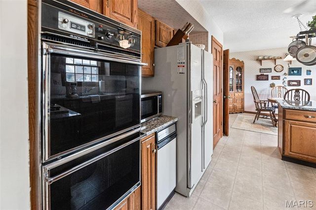 231 Westglen Drive, Glen Carbon, IL 62034