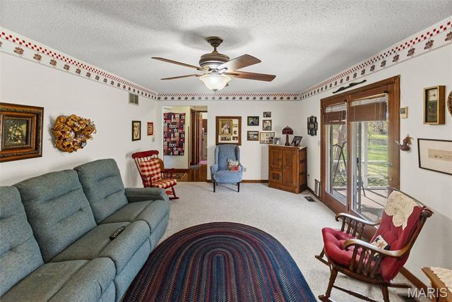 231 Westglen Drive, Glen Carbon, IL 62034