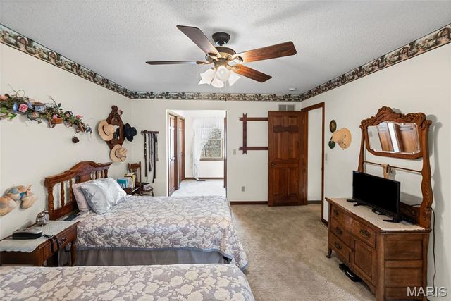 231 Westglen Drive, Glen Carbon, IL 62034