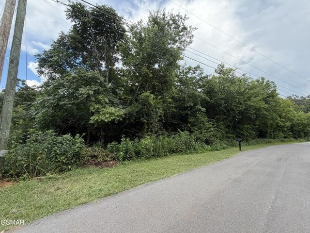 15 Sunrise Boulevard, Kodak, TN 37764