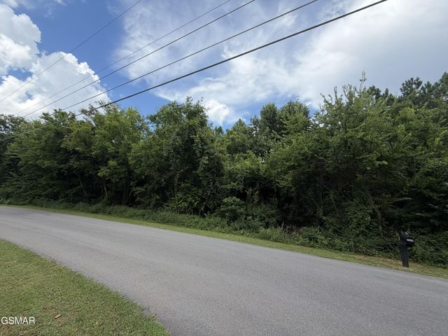15 Sunrise Boulevard, Kodak, TN 37764