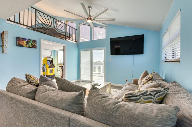 4224 Fort Bend Drive, Galveston, TX 77554
