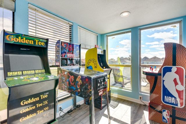 4224 Fort Bend Drive, Galveston, TX 77554