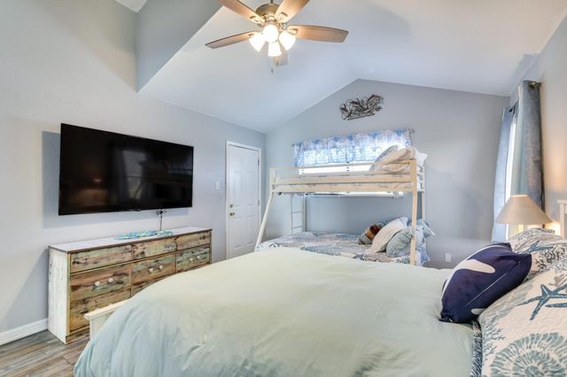 4224 Fort Bend Drive, Galveston, TX 77554