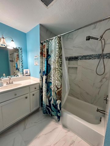 4224 Fort Bend Drive, Galveston, TX 77554