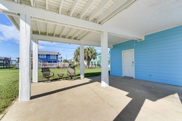 4224 Fort Bend Drive, Galveston, TX 77554