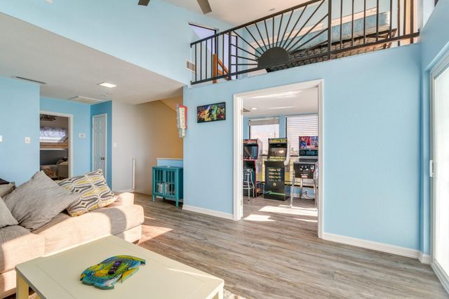 4224 Fort Bend Drive, Galveston, TX 77554