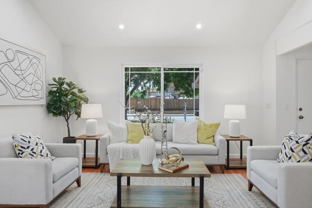 Image 3 of property listing at 3350 Woodside Lane, San Jose, CA 95121