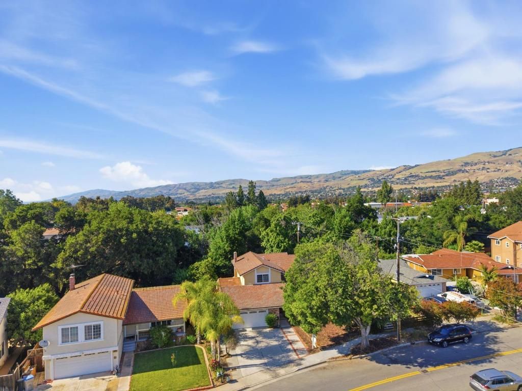 Image 39 of property listing at 3350 Woodside Lane, San Jose, CA 95121